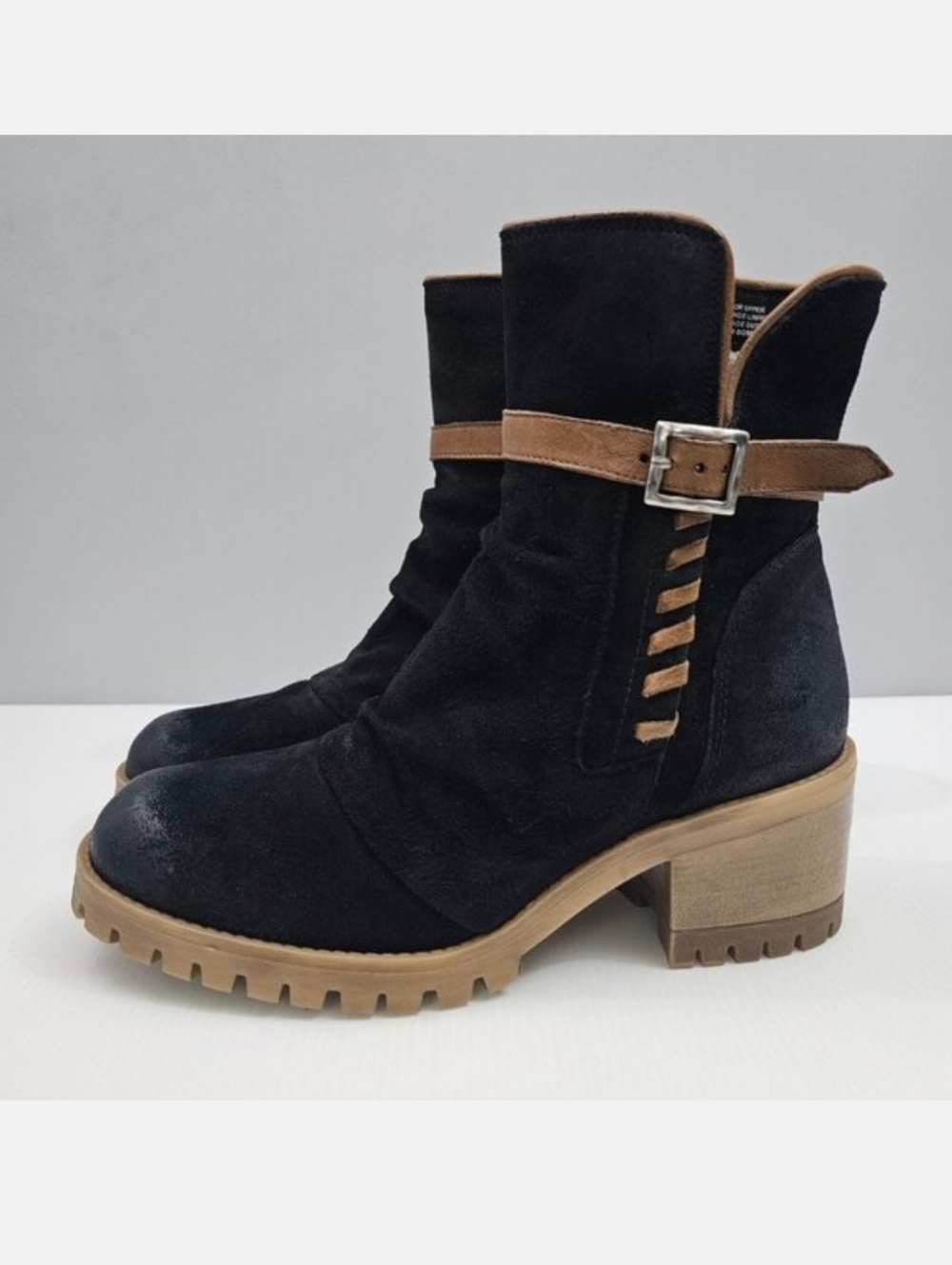 Miz Mooz Mandy Ankle Boot Womens EU 41 Black Suede Whipstitch Buckle Chunky Heel
